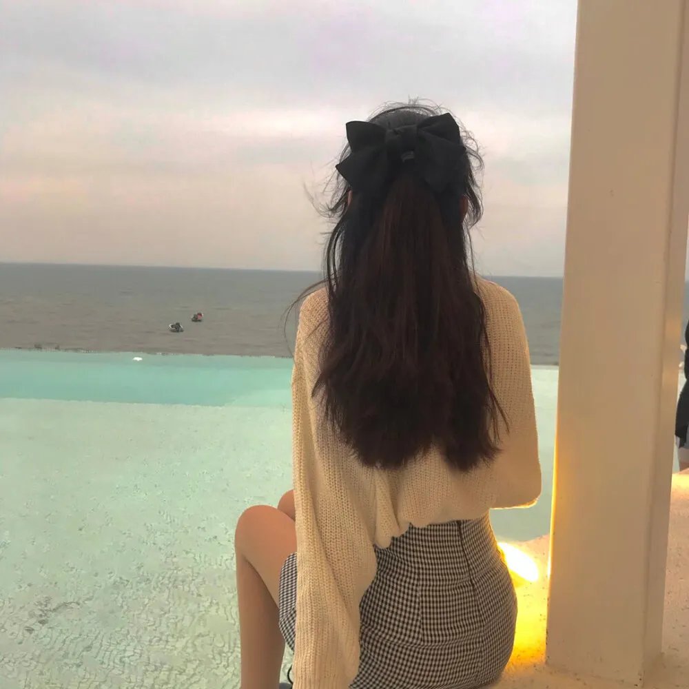 闪耀的她